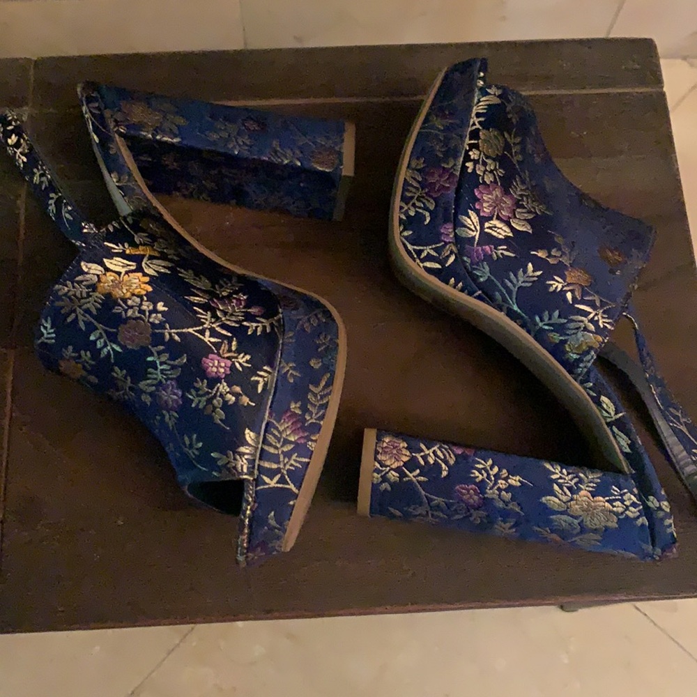 Wild Diva Lounge Shoes - Picture 5 of 8